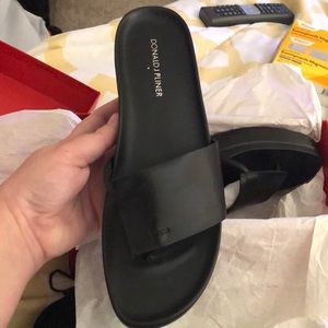 Donald J Pliner , FIFI Black Vachetta Size 10 New